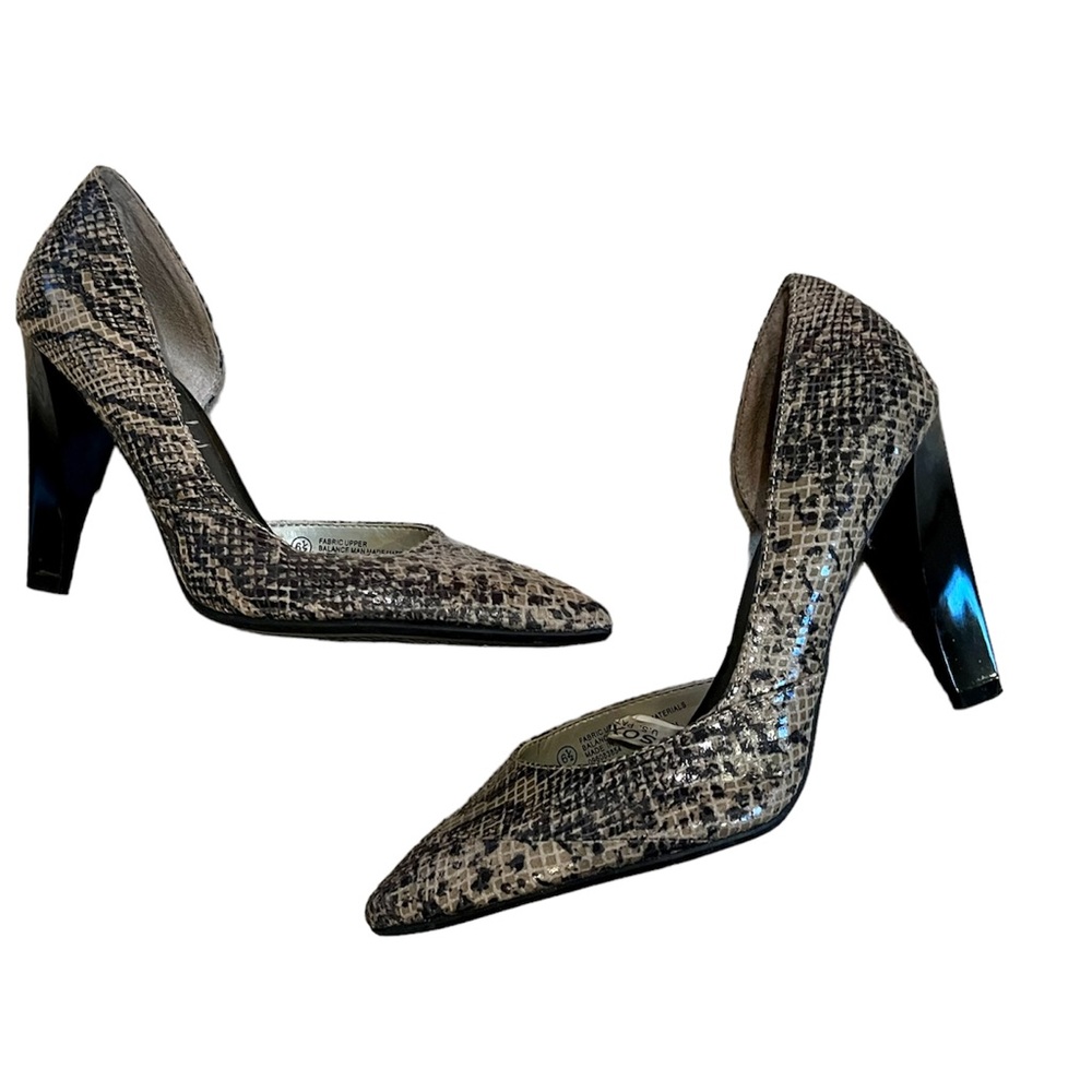 Women’s Size 6 1/2 Neutral Snake Skin 3” Heel Pointed Toe Pumps
